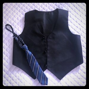 toddler tie and black vest